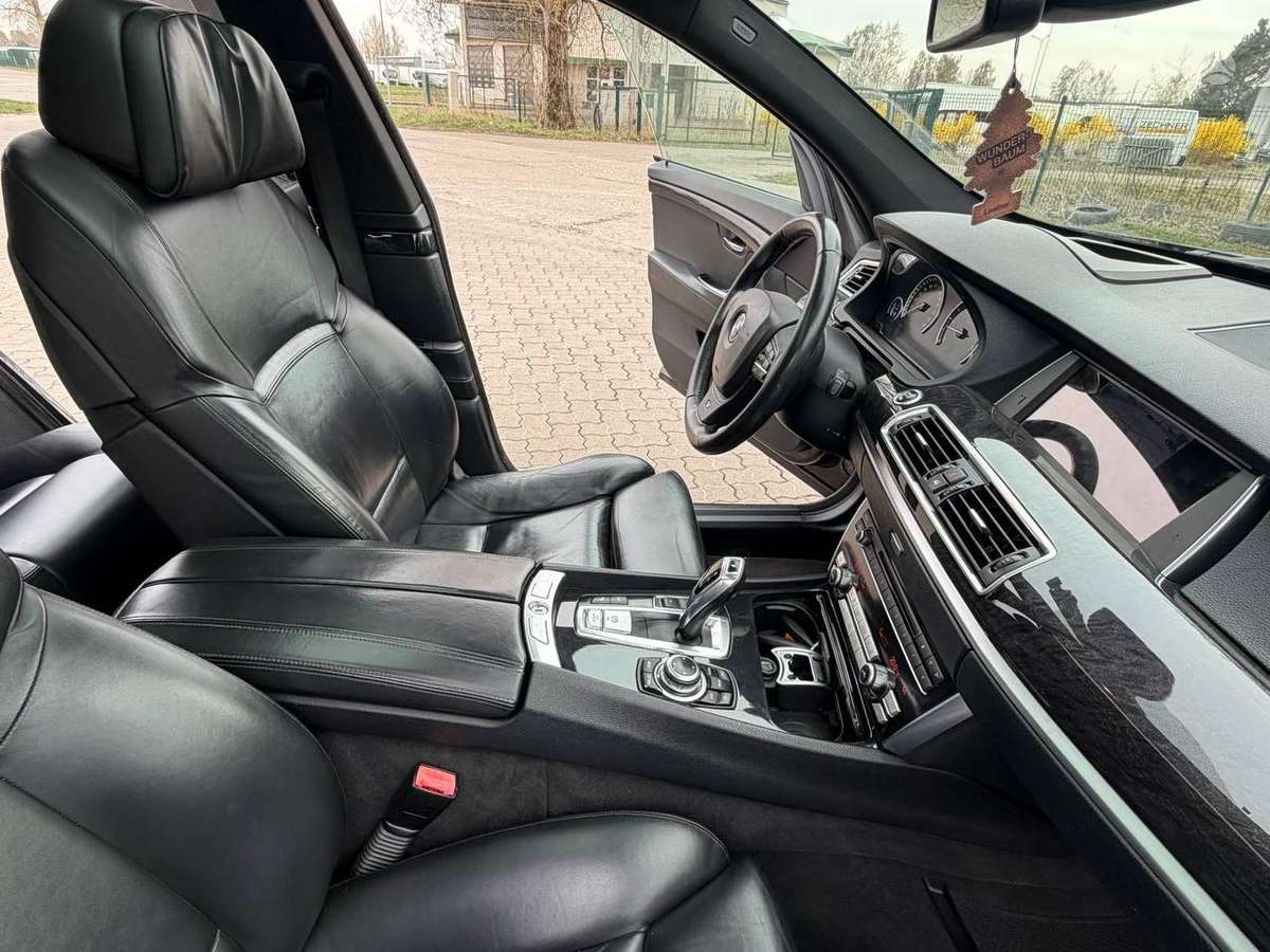 BMW 535, 3.0 l., hatchback