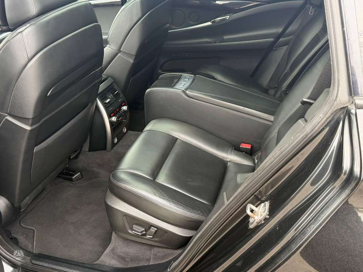 BMW 535, 3.0 l., hatchback
