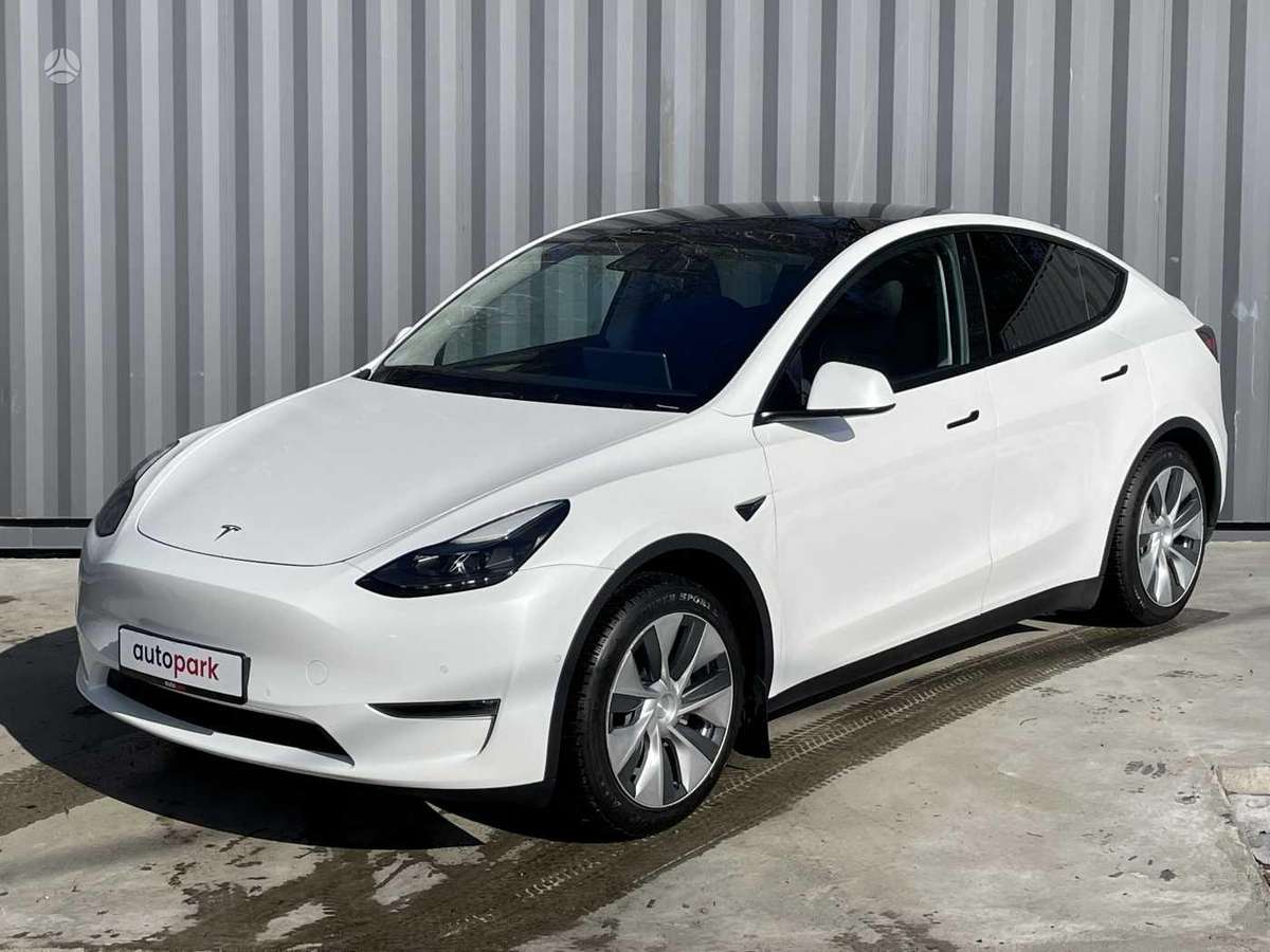 Tesla Model Y, hatchback