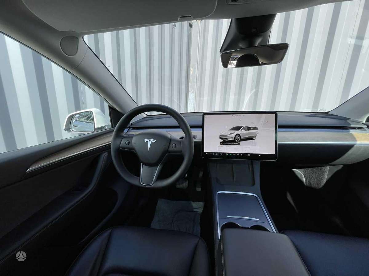 Tesla Model Y, Хэтчбек