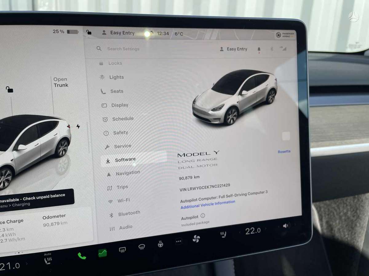 Tesla Model Y, hatchback