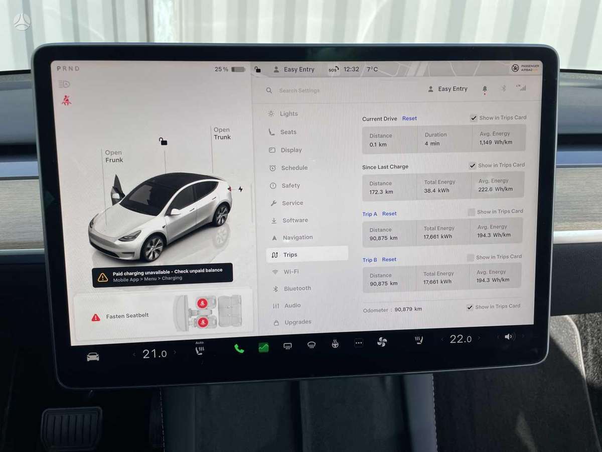 Tesla Model Y, hatchback