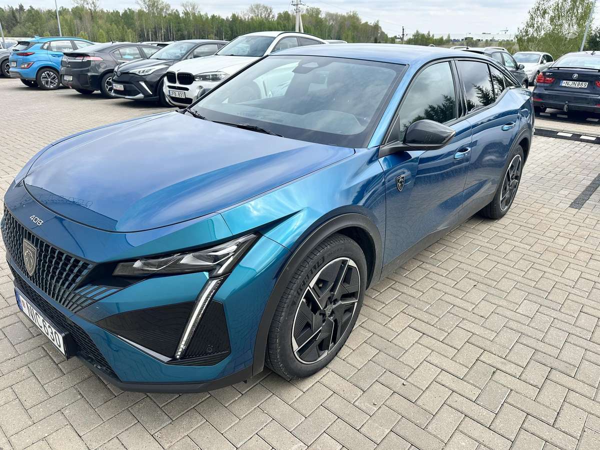 Peugeot 408 - 1