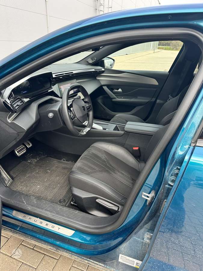 Peugeot 408 - 4