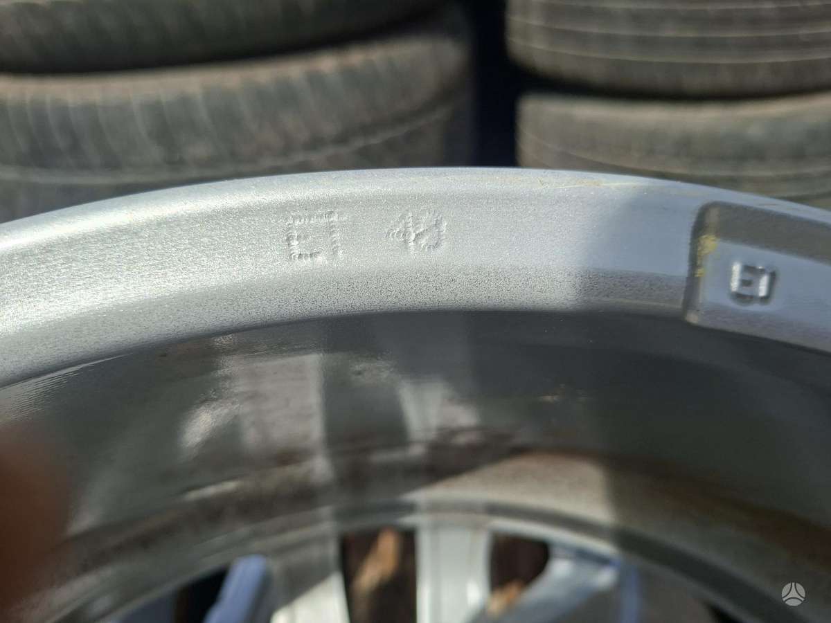 Dezent 7.5J ET40, light alloy, R18