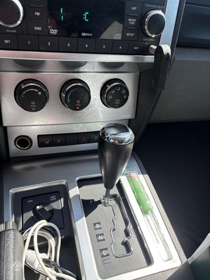 Dodge Nitro, 2.8 l., Внедорожник / Кроссовер