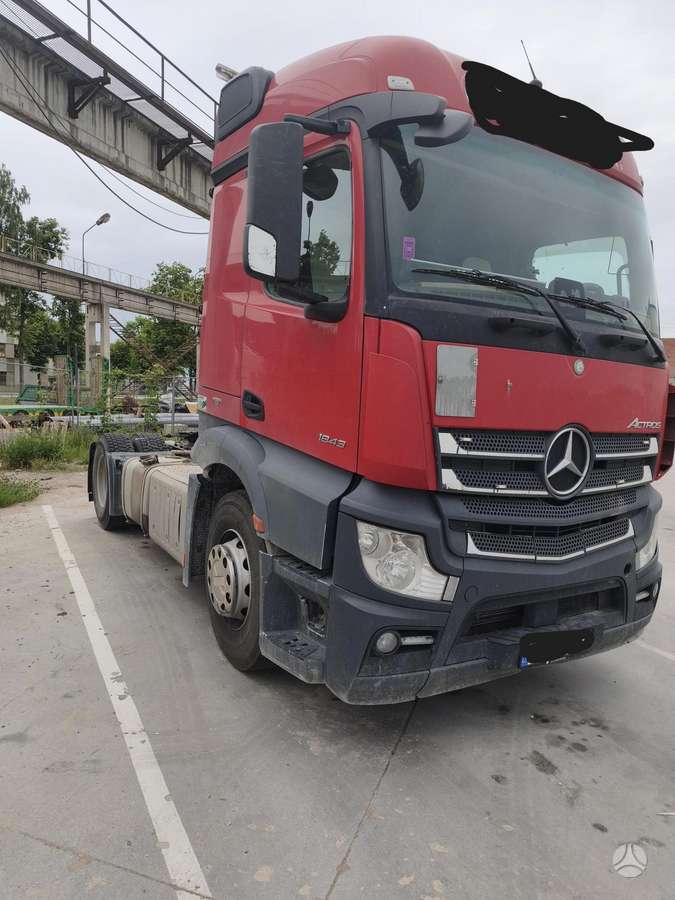 Mercedes-Benz MB 18.43, single sleeper