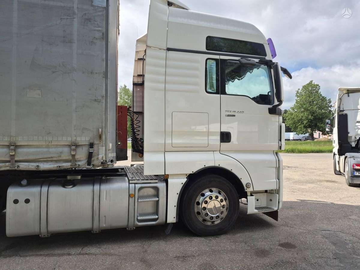 MAN TGX, double sleeper