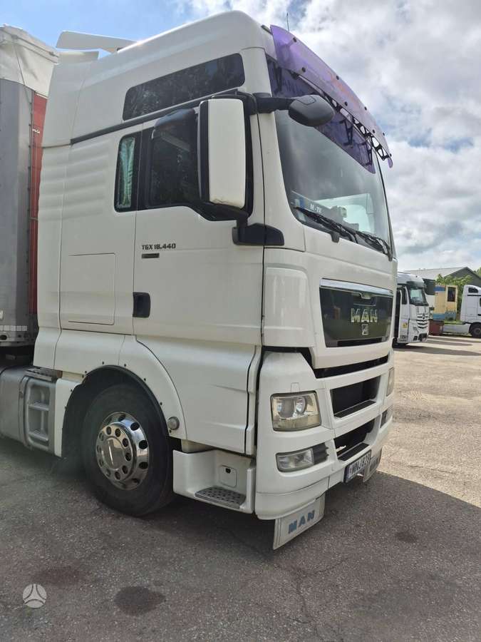MAN TGX, double sleeper
