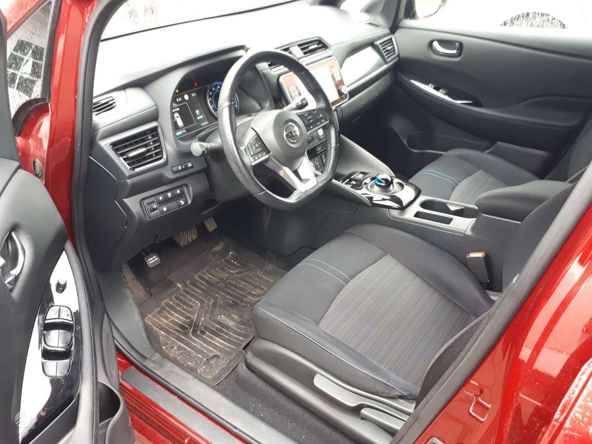 Nissan Leaf, 40 kWh, hatchback
