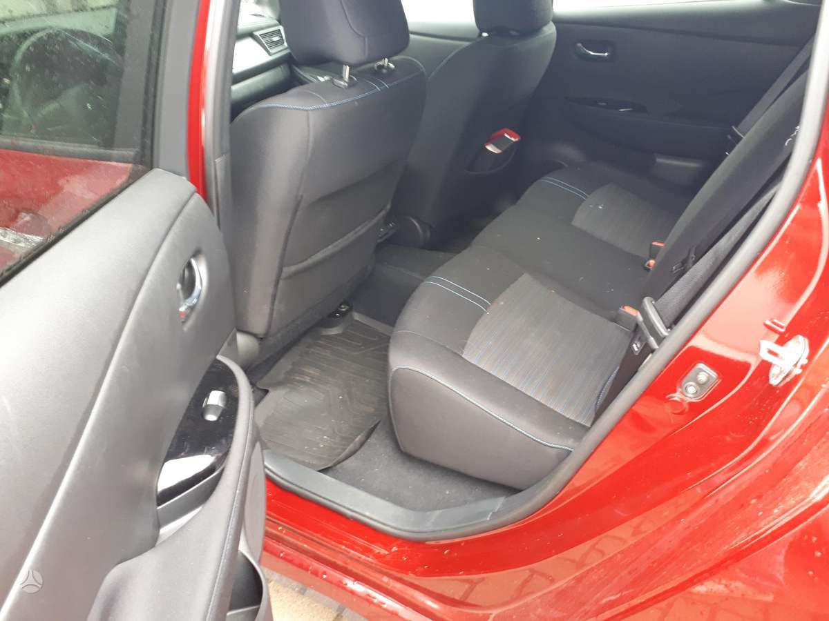 Nissan Leaf, 40 kWh, hatchback