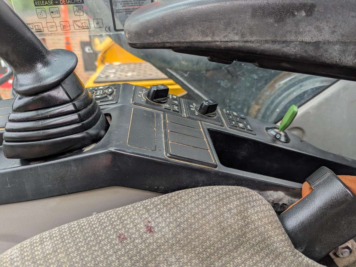 Volvo EC 220LC, экскаваторы
