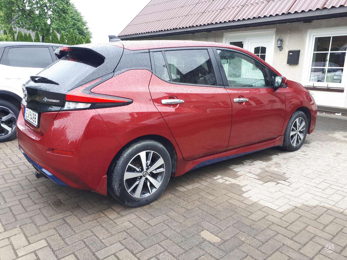 Nissan Leaf, 40 kWh, hatchback