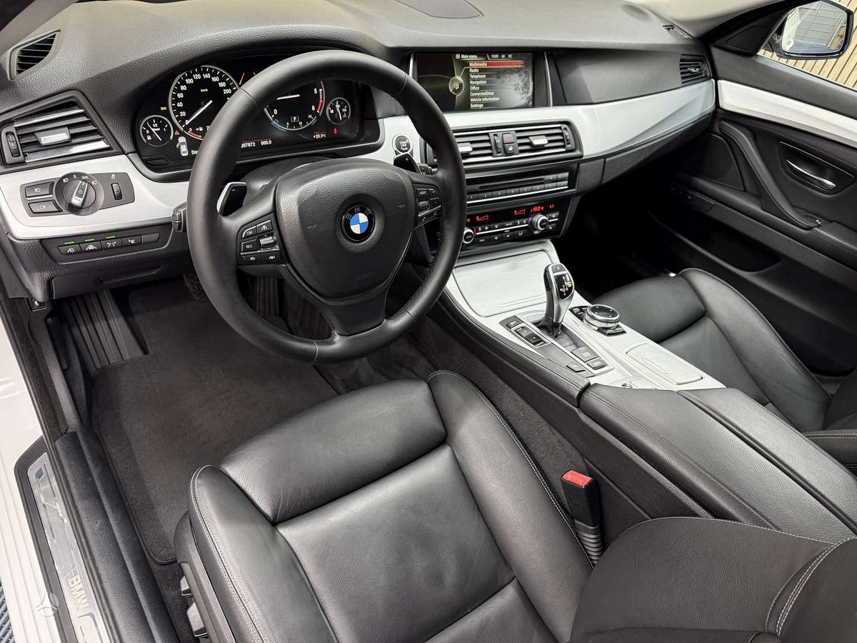 BMW 520, 2.0 l., Седан