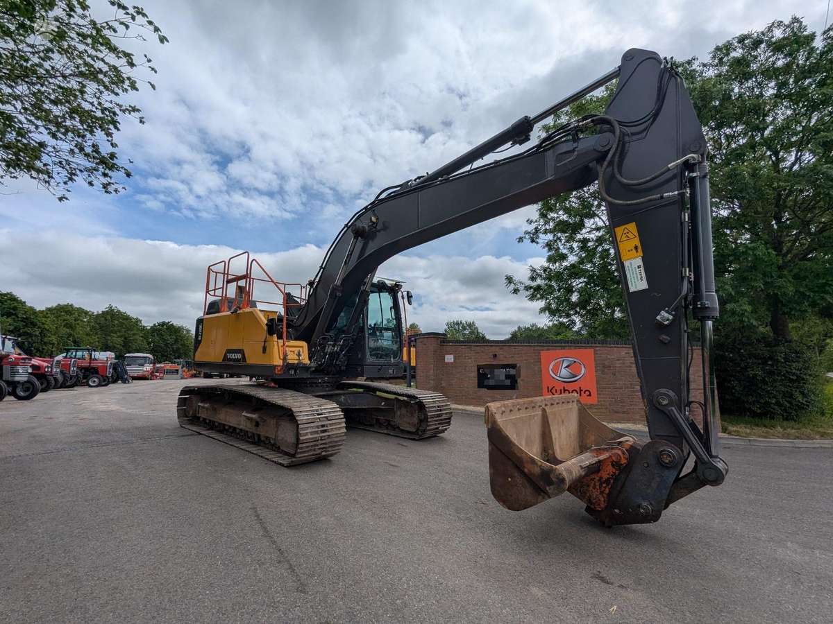 Volvo EC 220LC, экскаваторы
