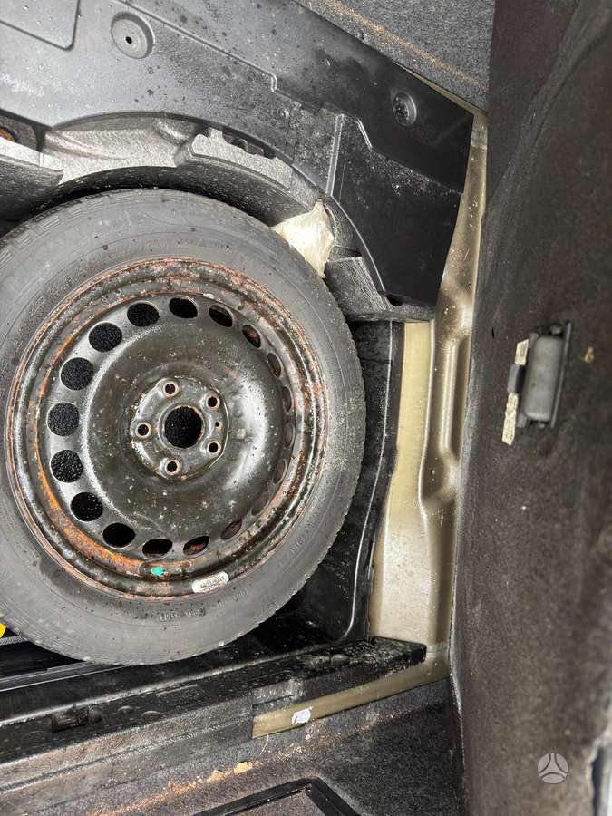 Volkswagen Passat - 5