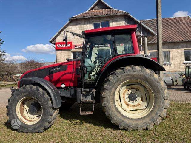 Valtra T151 E Hitech, traktoriai