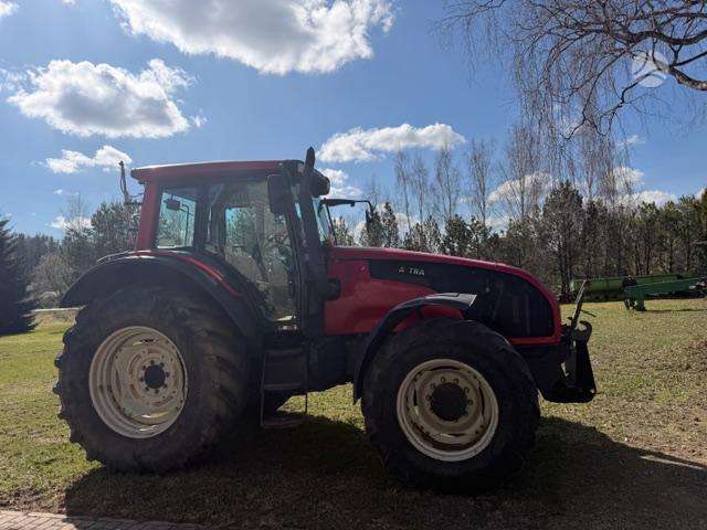 Valtra T151 E Hitech, tractors