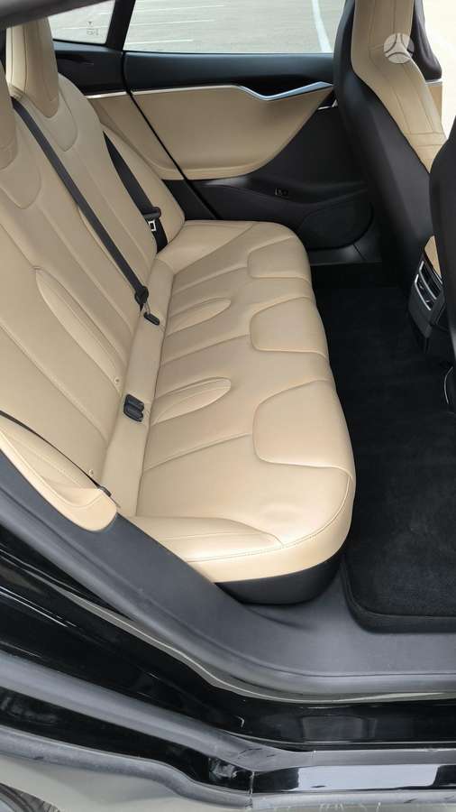 Tesla Model S, 70 kWh, hatchback