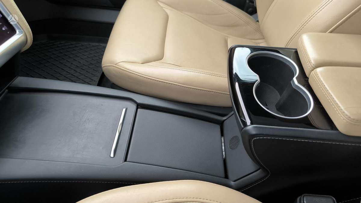 Tesla Model S, 70 kWh, hatchback
