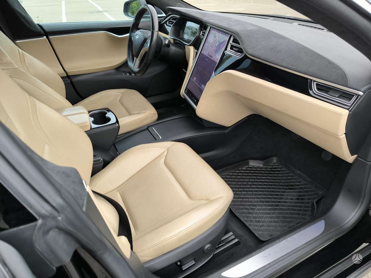 Tesla Model S, 70 kWh, hatchback