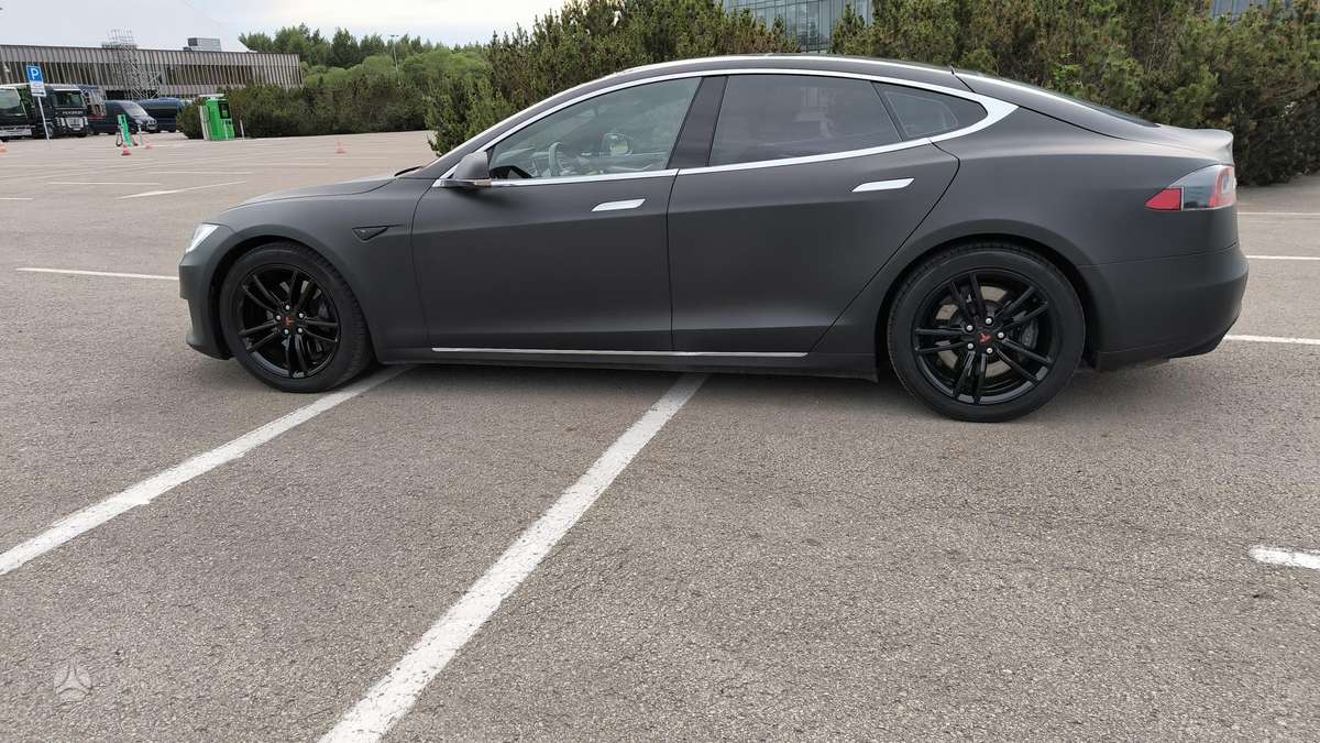 Tesla Model S, 70 kWh, hatchback