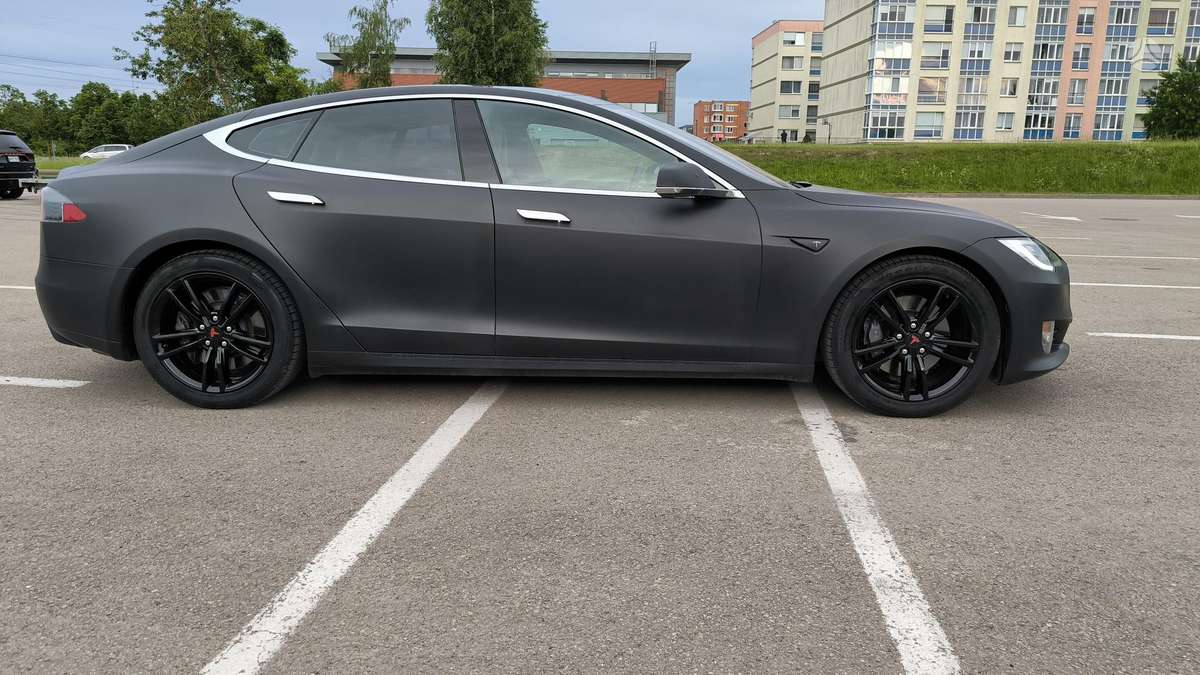 Tesla Model S, 70 kWh, hatchback