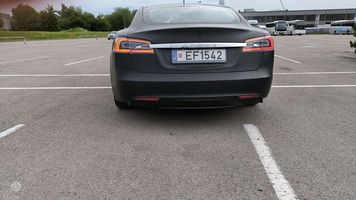 Tesla Model S, 70 kWh, hatchback