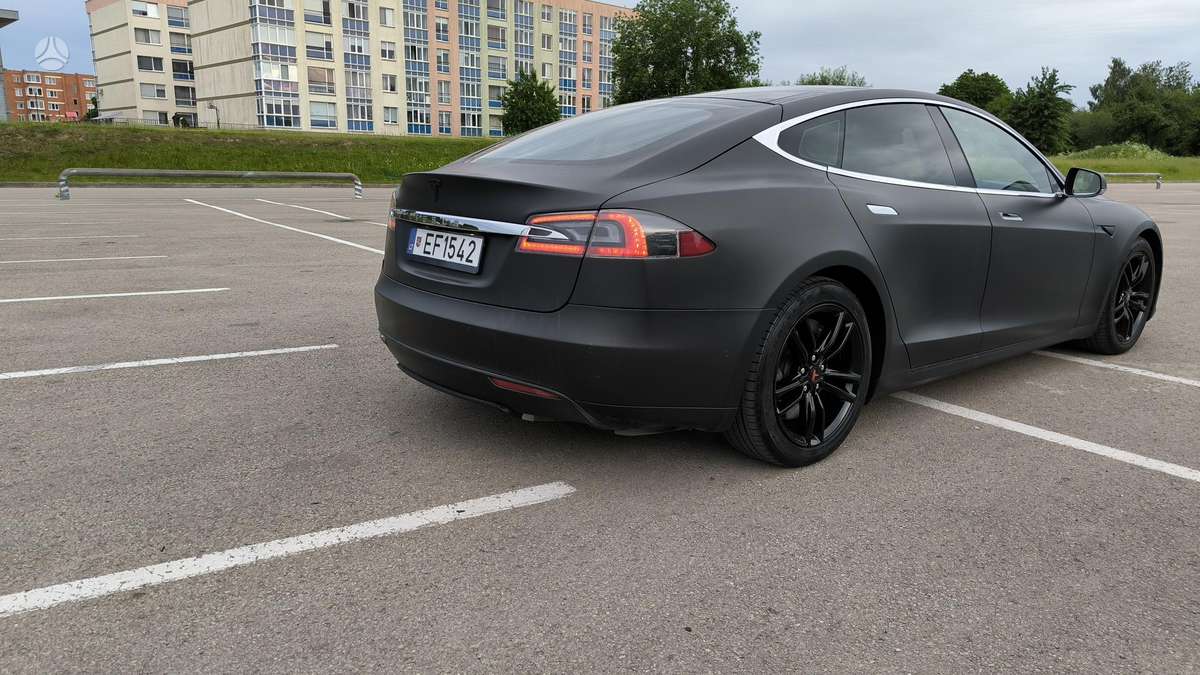 Tesla Model S, 70 kWh, hatchback