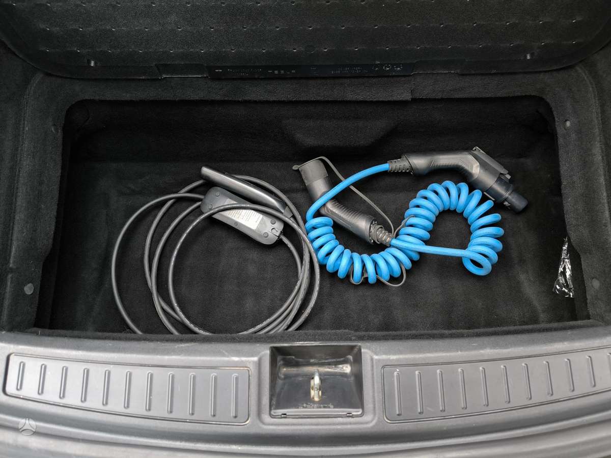 Tesla Model S, 70 kWh, hatchback