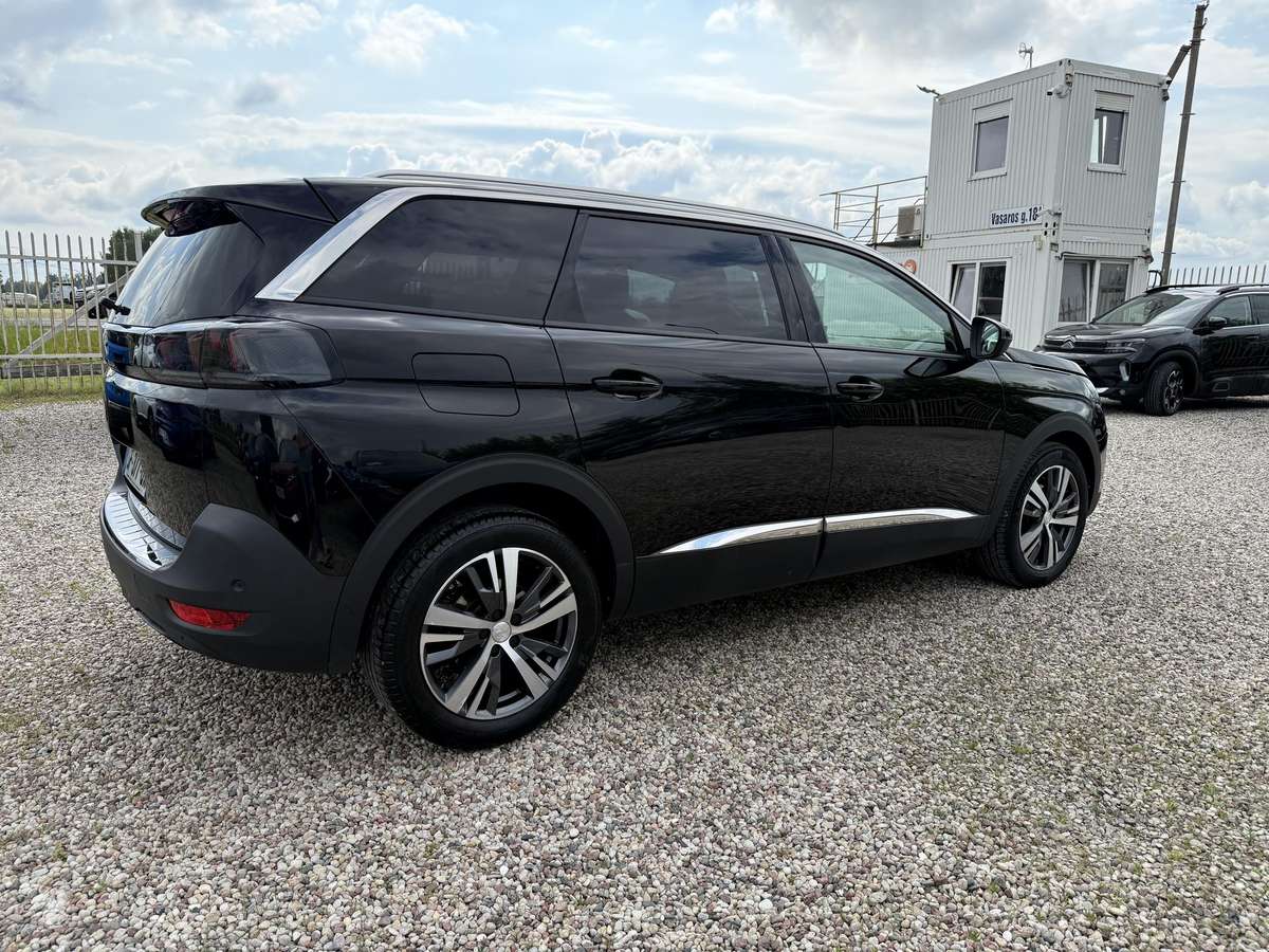 Peugeot 5008 - 8