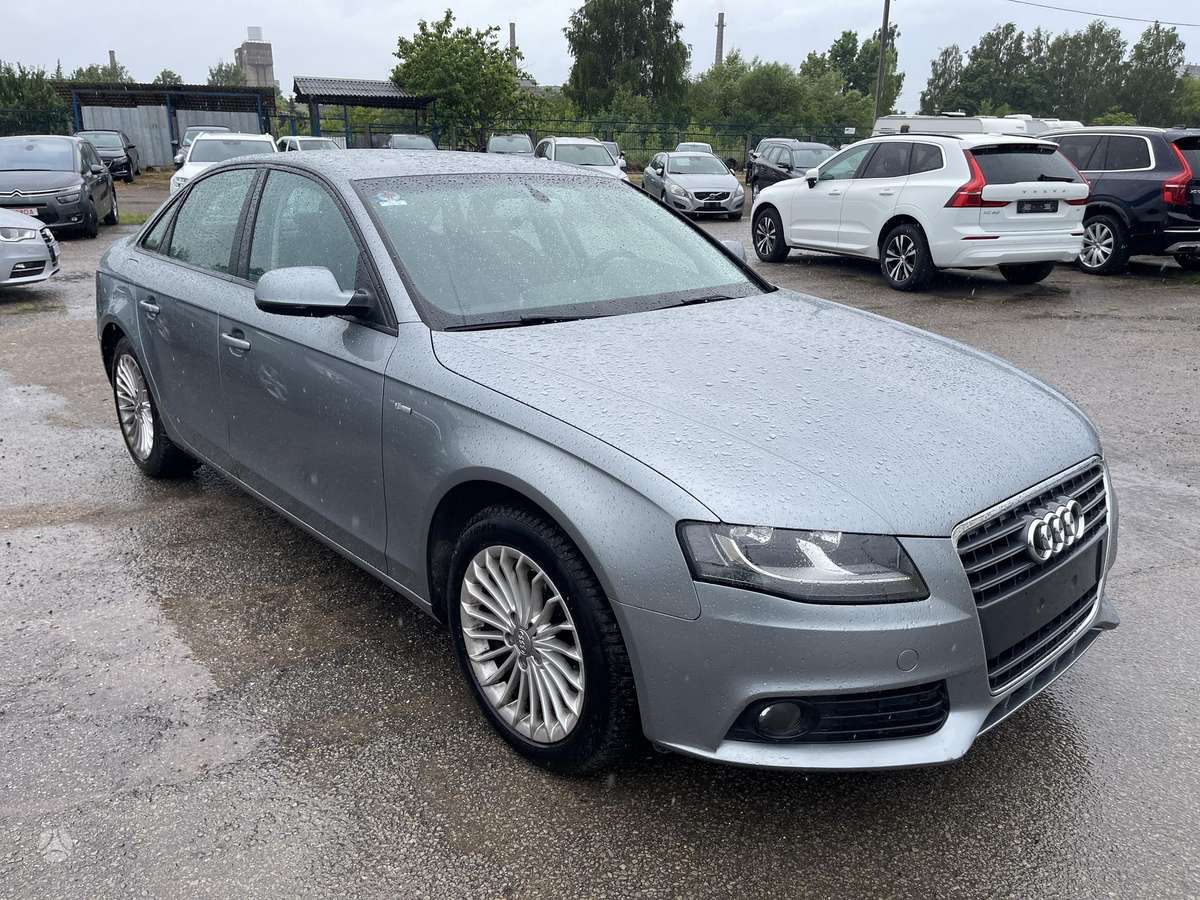 Audi A4, 2.0 l., Седан