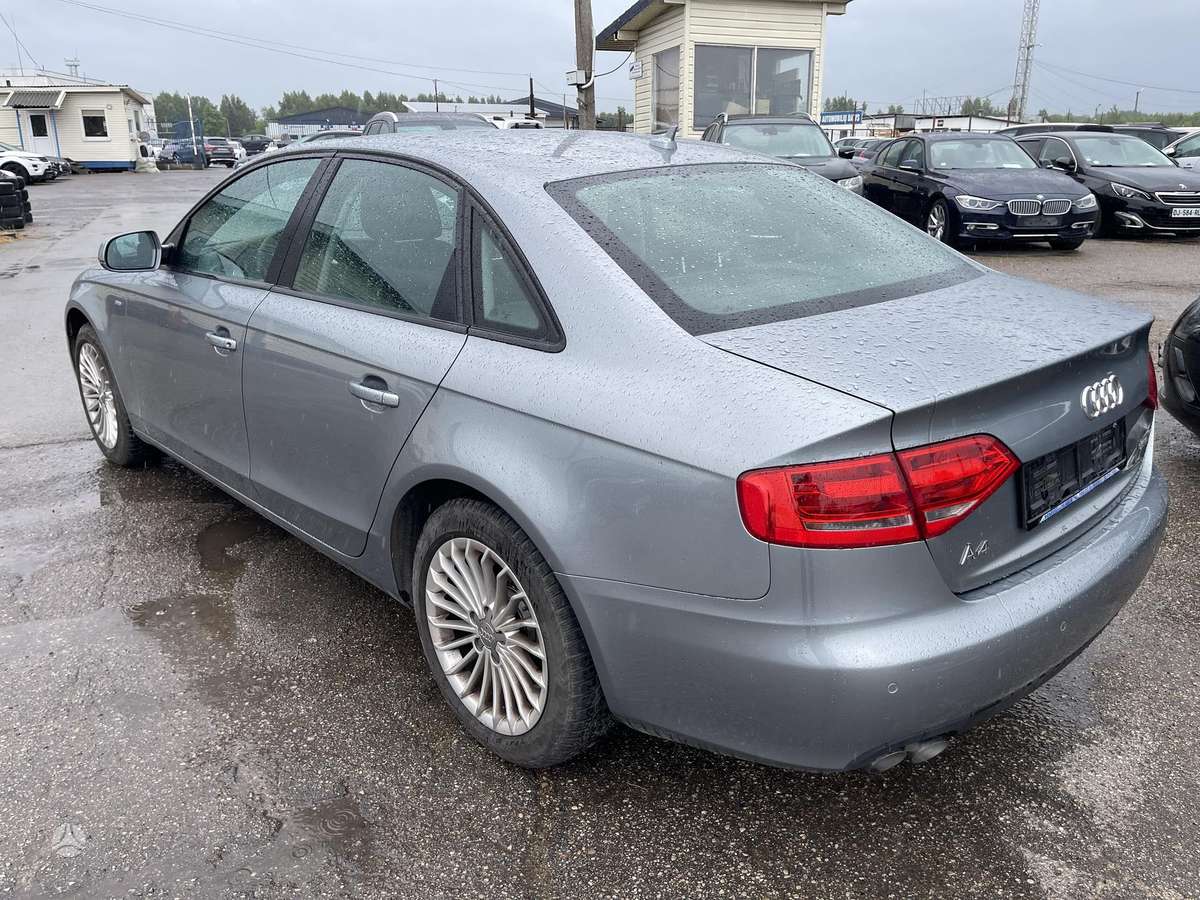 Audi A4, 2.0 l., Седан