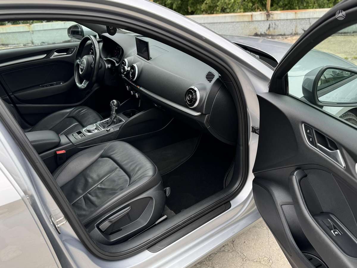 Audi A3, 1.8 l., Седан