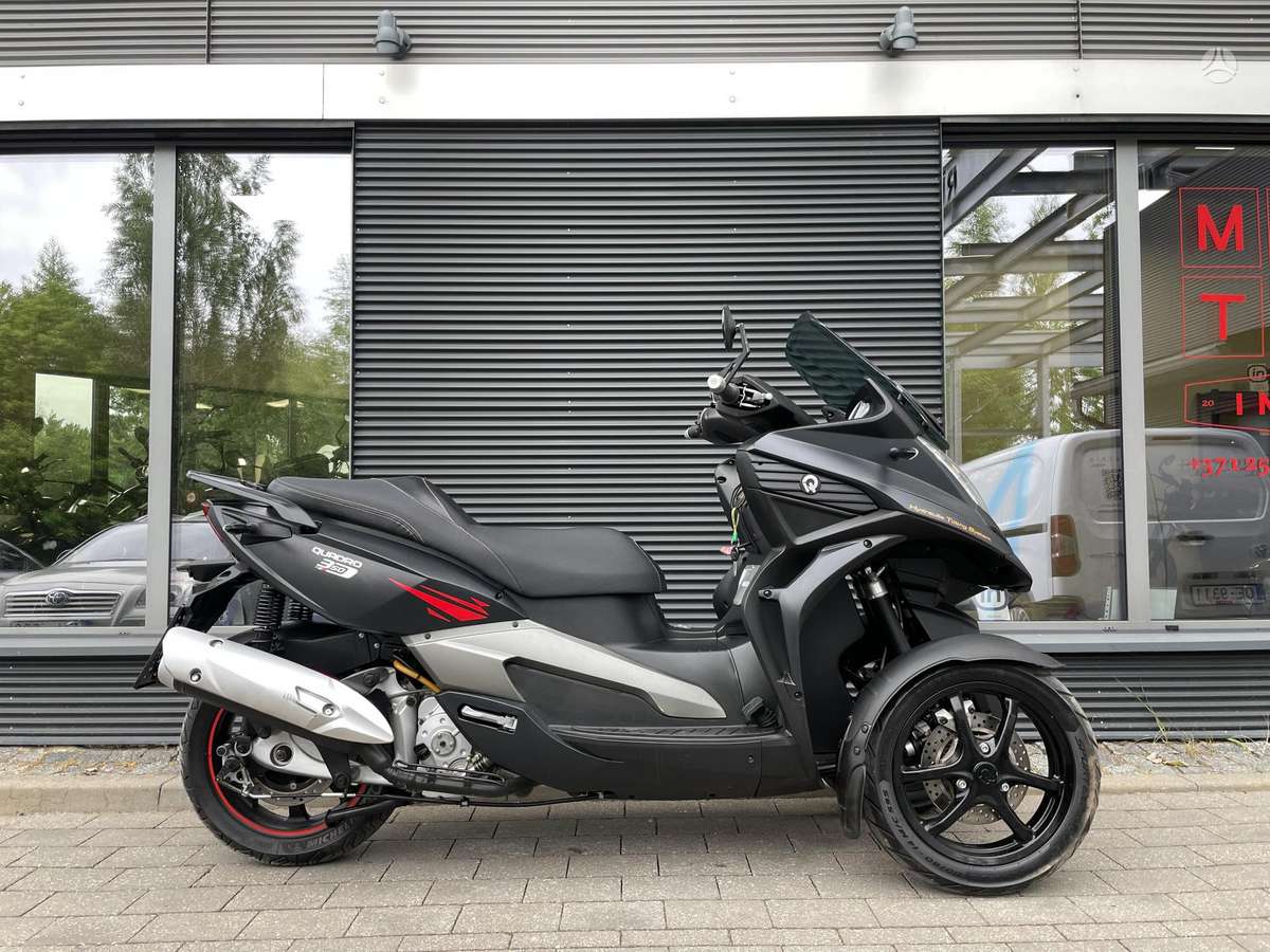Quadro 350D 320cc, trikes