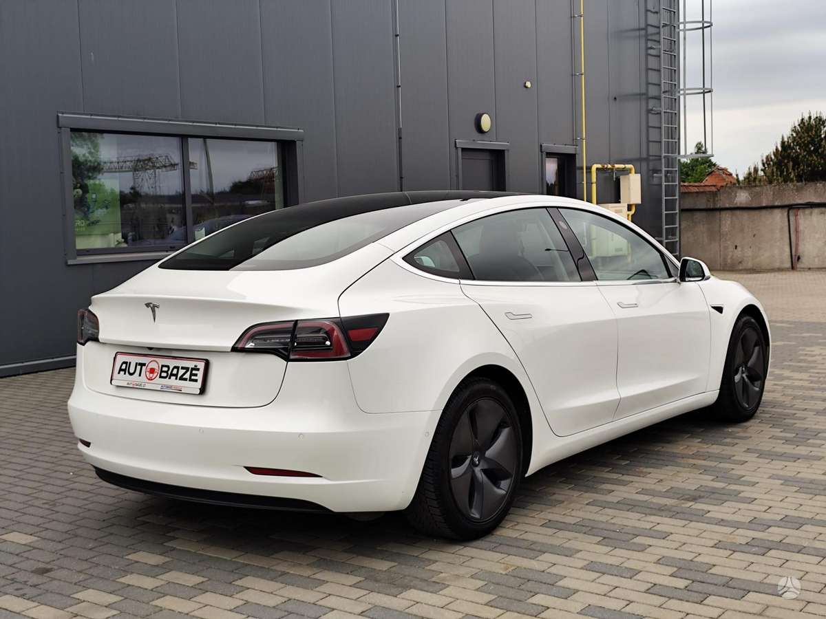 Tesla Model 3, 54 kWh, hatchback