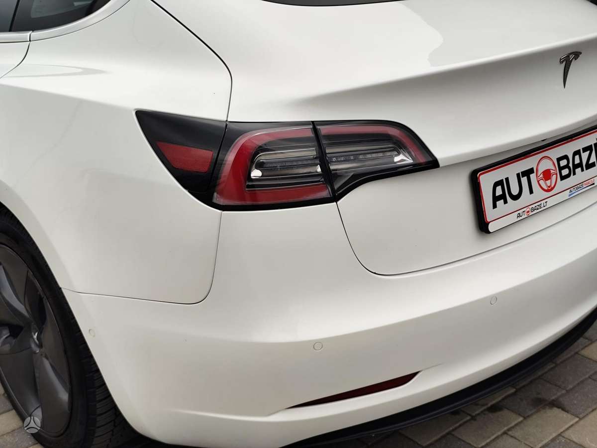Tesla Model 3, 54 kWh, hatchback
