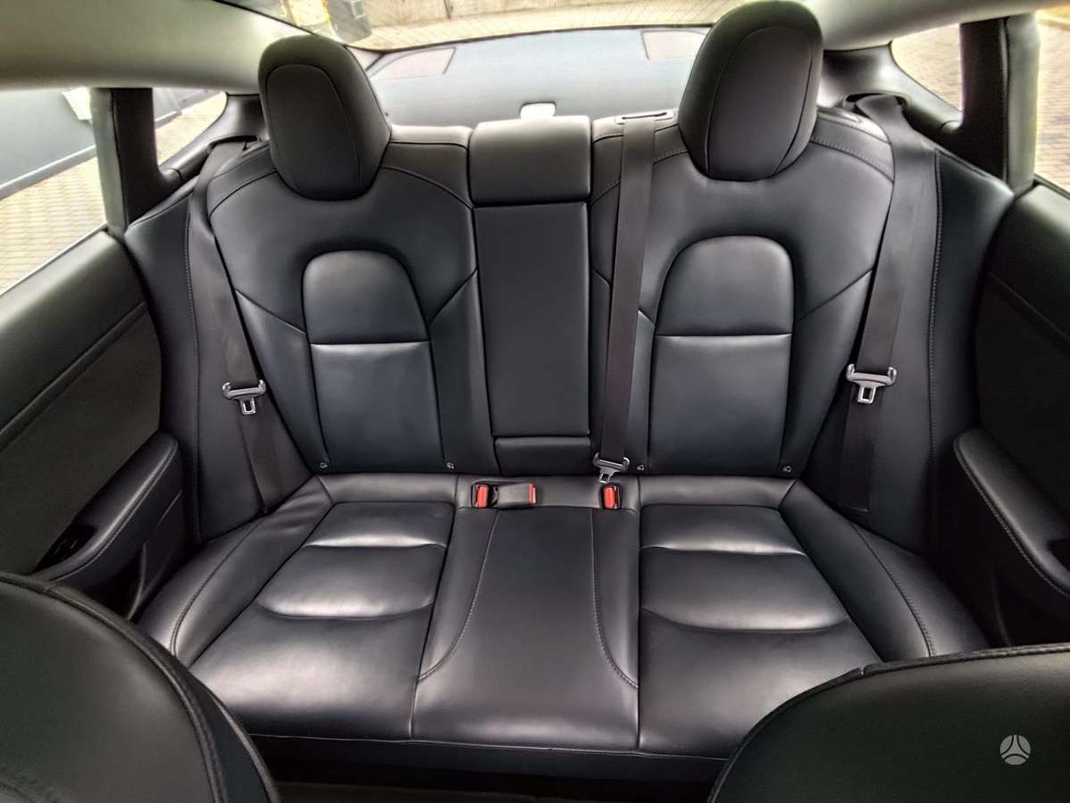 Tesla Model 3, 54 кВт·ч, Хэтчбек