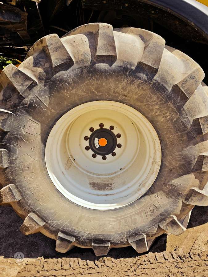 New Holland CX8080, kombainai