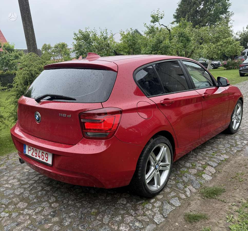 BMW 120, 2.0 l., hatchback