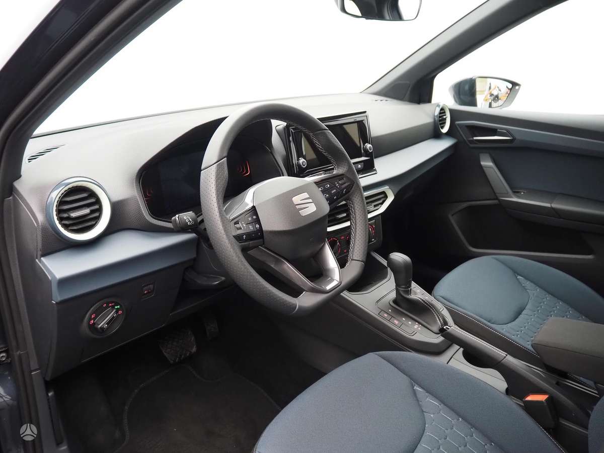 SEAT Arona - 9
