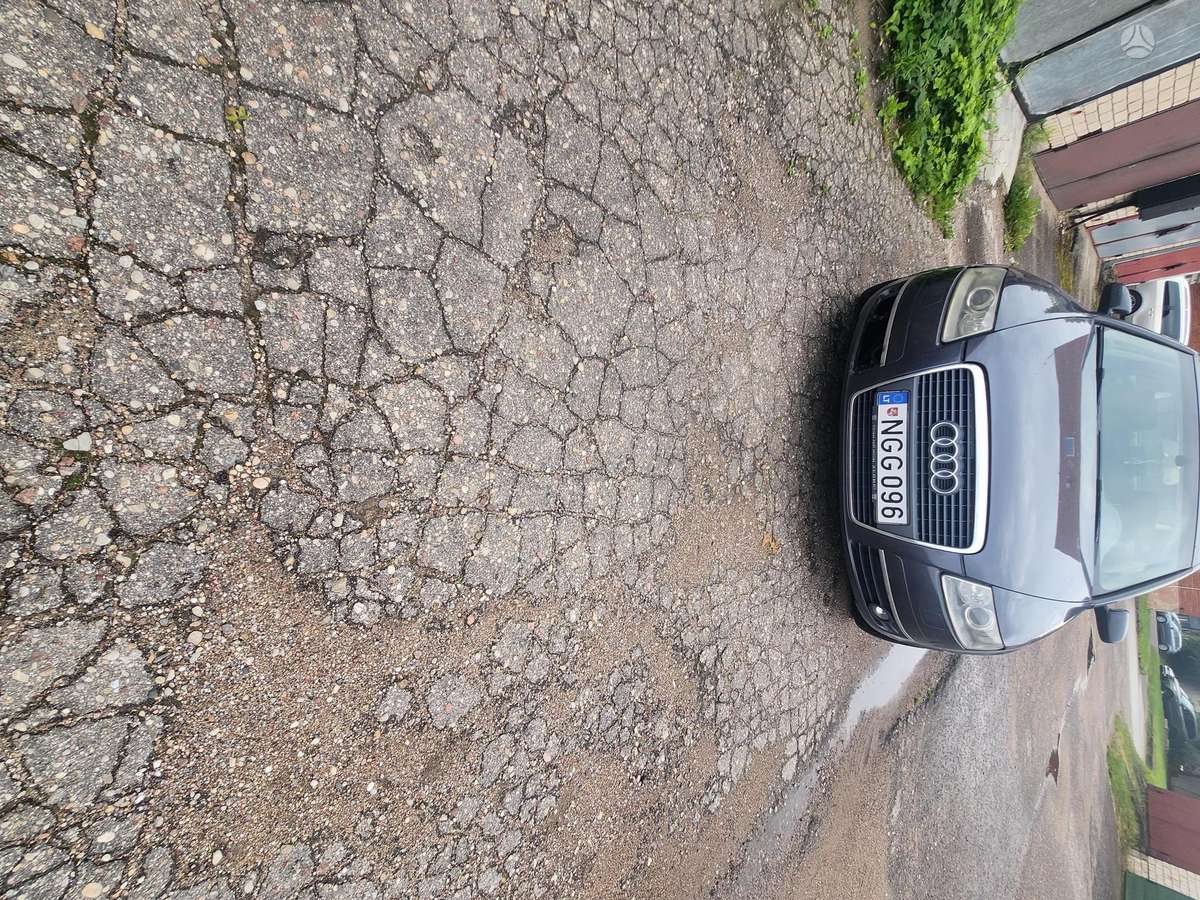 Audi A6, 3.2 l., saloon / sedan