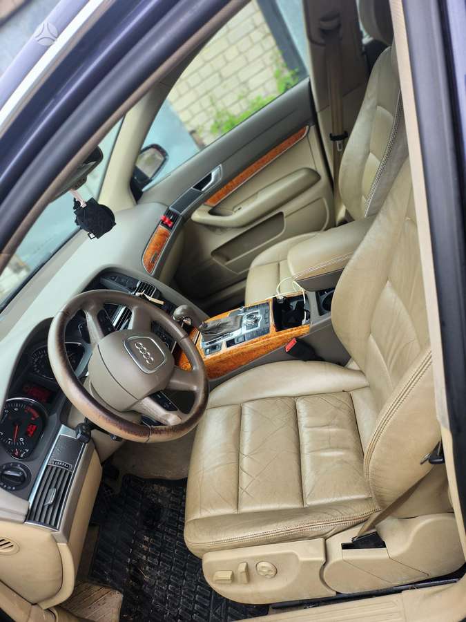Audi A6, 3.2 l., Седан