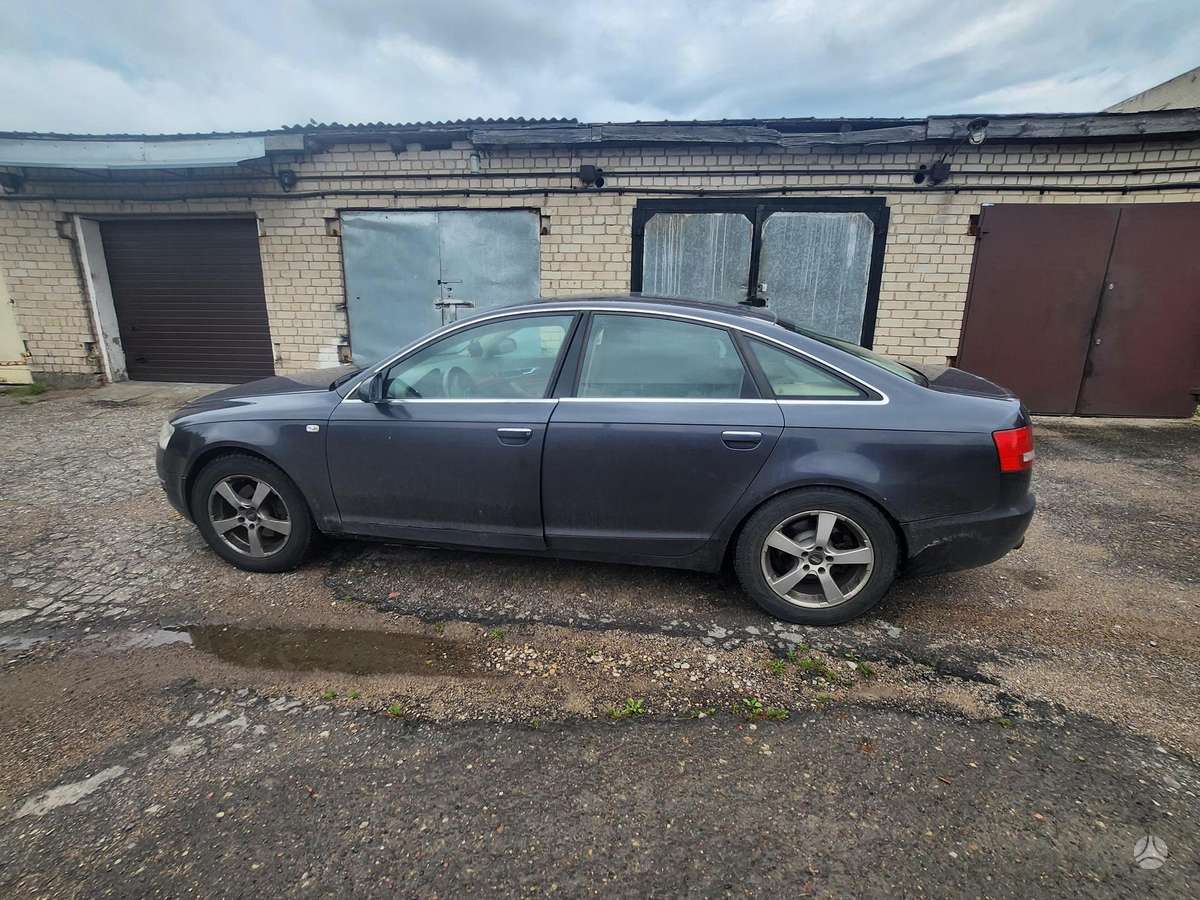 Audi A6, 3.2 l., saloon / sedan
