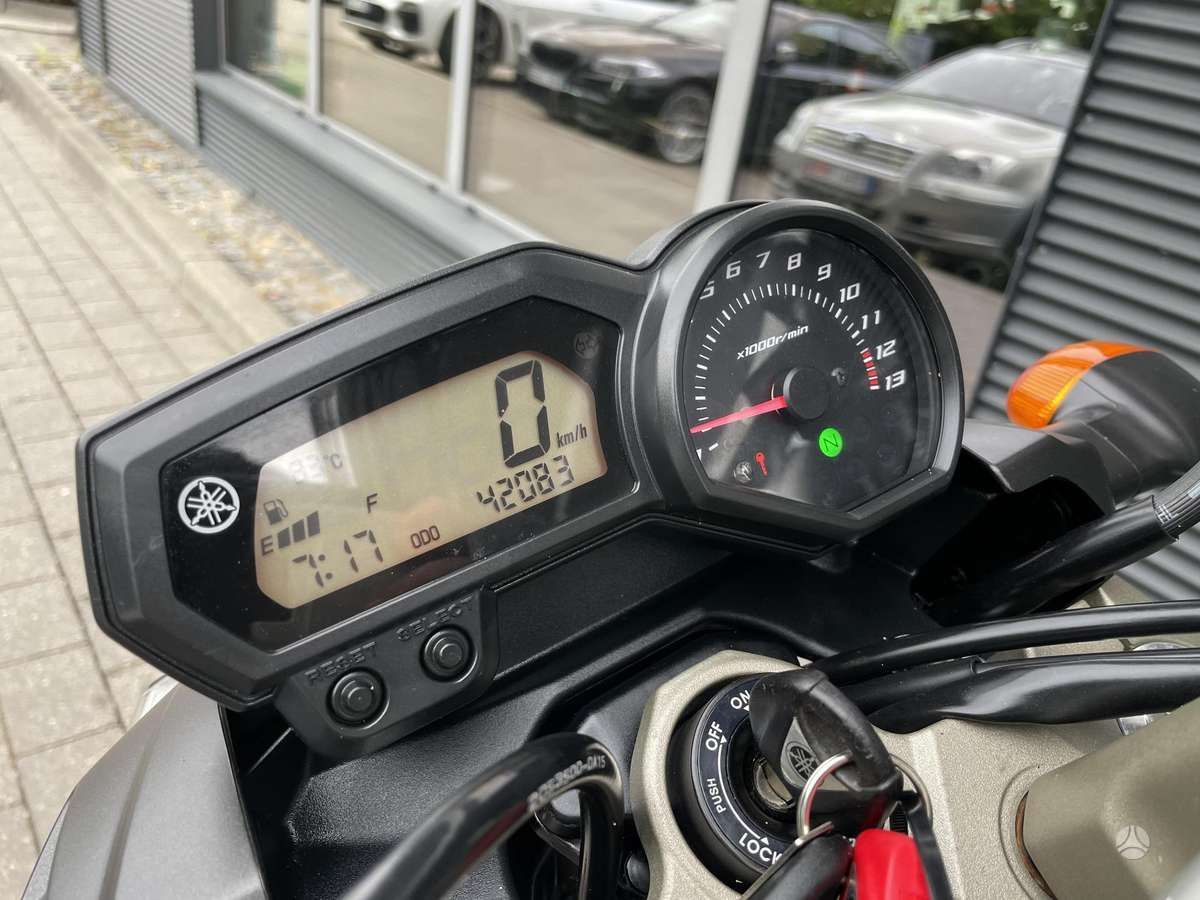 Yamaha XJ 600cc, street / classic