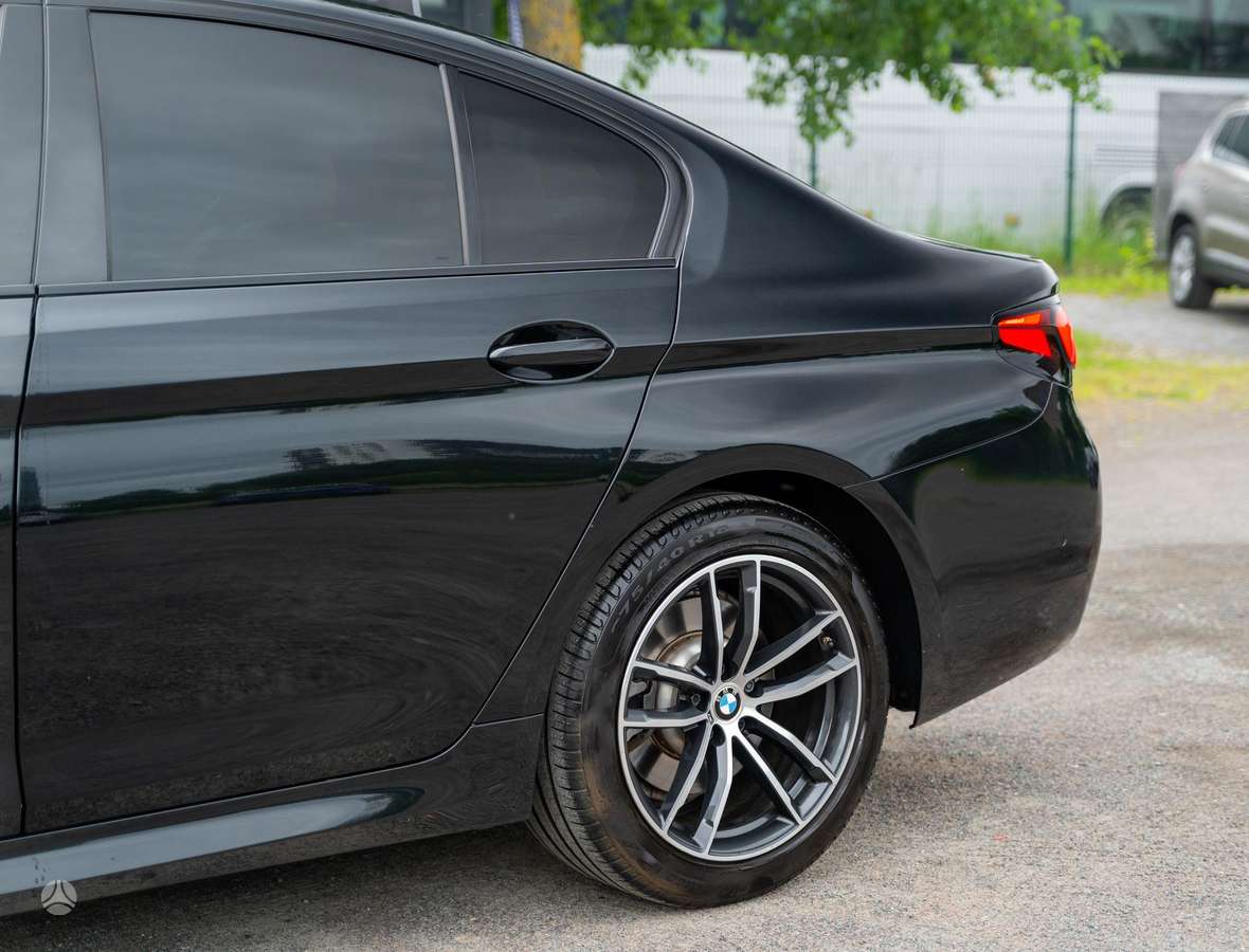 BMW 520, 2.0 l., Седан