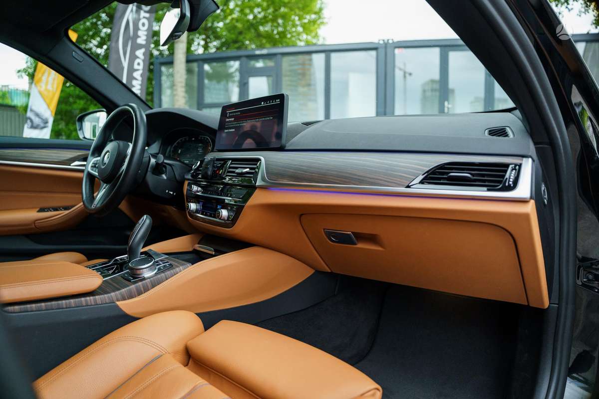 BMW 520, 2.0 l., Седан