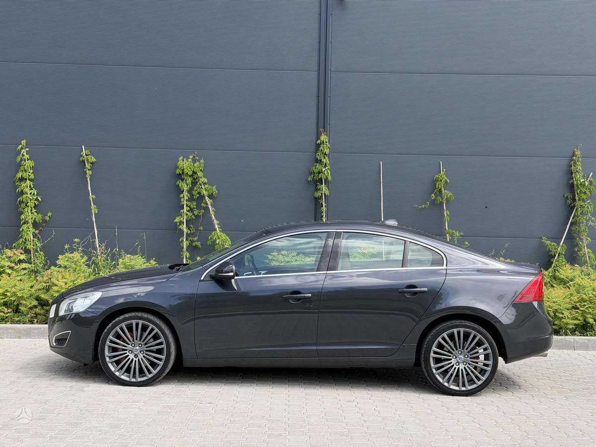 Volvo S60, 2.4 l., Седан