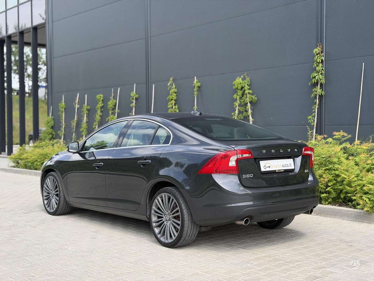 Volvo S60, 2.4 l., Седан