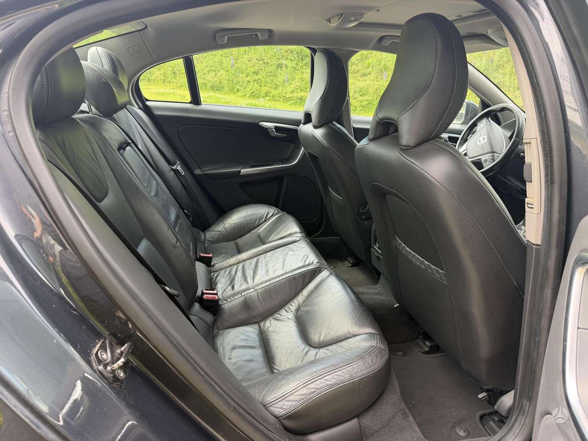 Volvo S60, 2.4 l., Седан